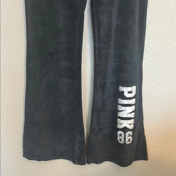 Black Velour Low Rise Flare Pants with Logo from Victoria’s Secret - Picture 4 of 11